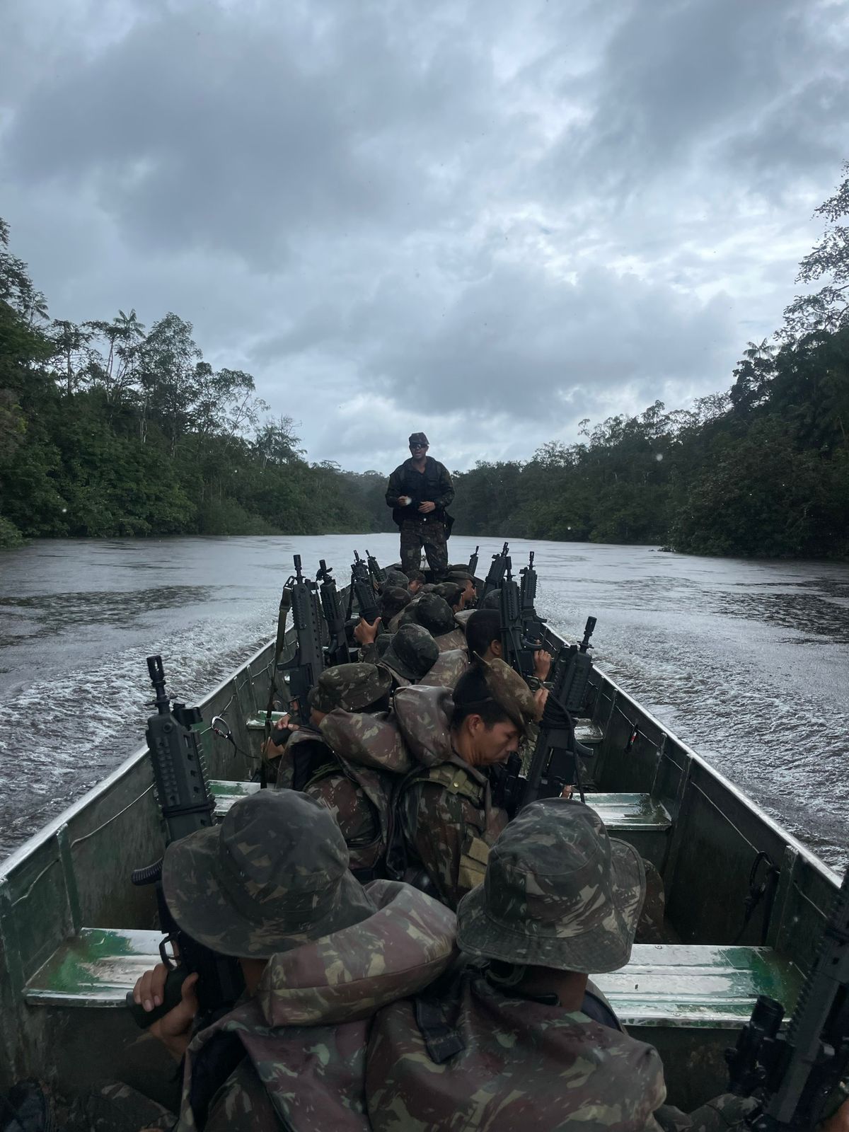 Brasil e França realizam exercícios militares na fronteira da