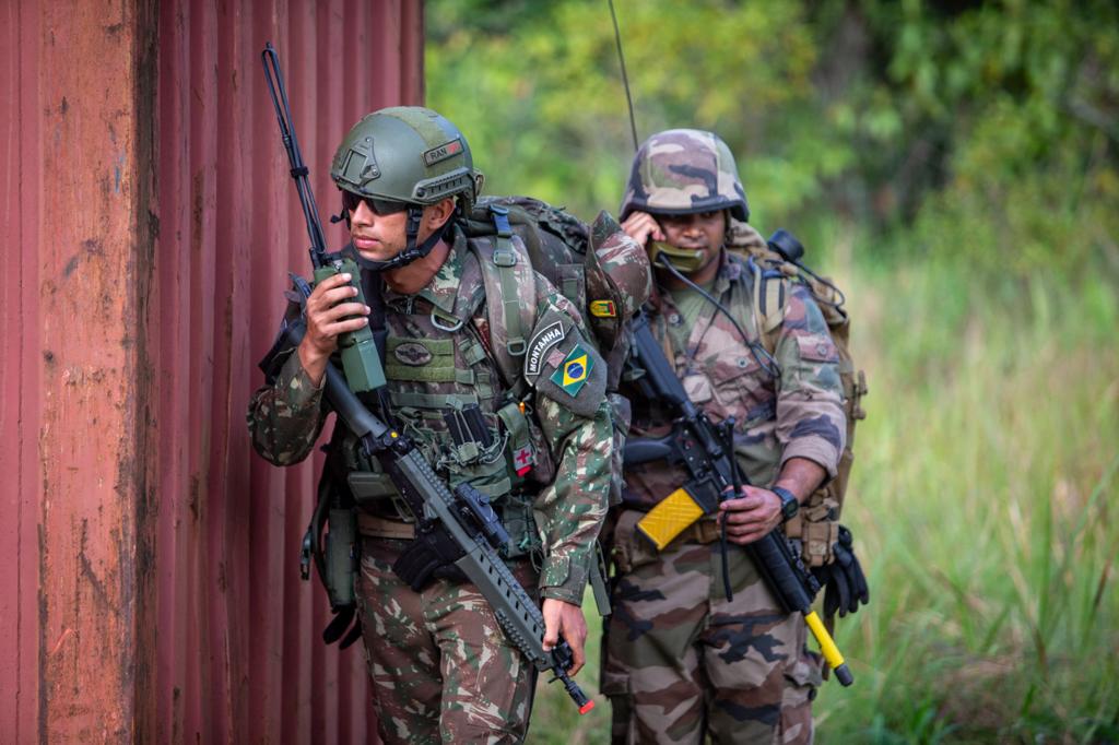 Exército do Brasil intensifica operações perto da Guiana e